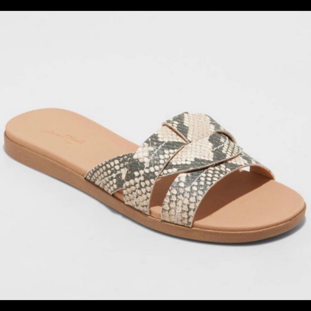 NWT Universal Thread Kenzie Gray Snakeskin Slides